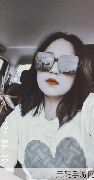 从后面抱着妈妈突然脸一红：1. 突然间，温馨瞬间让脸颊微红