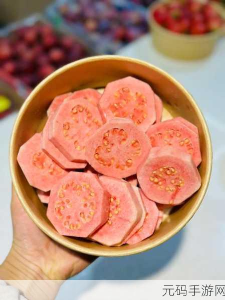 香蕉黄瓜草莓芭乐绿巨人重新上架:1. 新鲜水果大集合:香蕉、黄瓜、草莓与芭乐的美味搭配