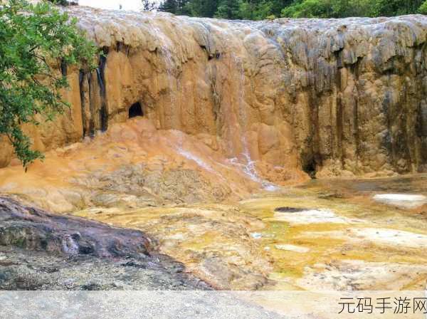 黄龙直捣溪水潺潺:1. 黄龙奔腾,溪水潺潺的自然奇观