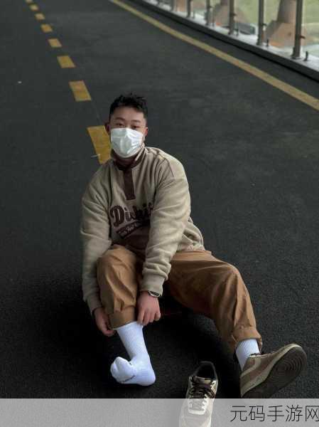 大坤巴塞到他的嘴里。,大坤投喂成功!