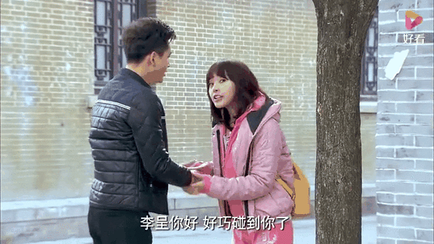 一边亲一边摸下奶韩国，甜蜜恋爱：浪漫韩式约会