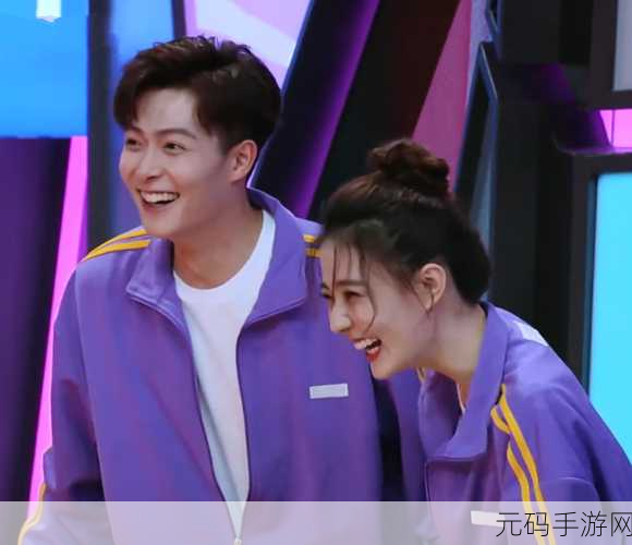 一边亲一边膜下奶,甜蜜互动:宝宝喂养时光