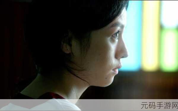 天降女子女孩子从2楼掉了下来未增减,惊险瞬间!2楼坠落少女奇迹生还